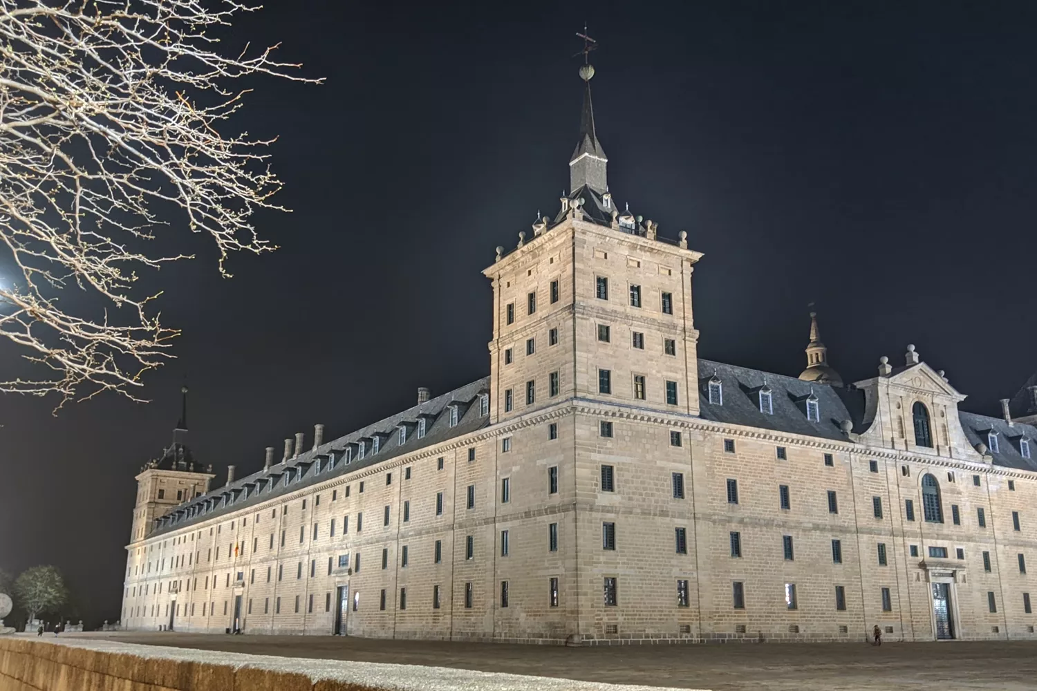 Vista noctura del Real Monasterio de El Escorial PATRIMONIO NACIONAL