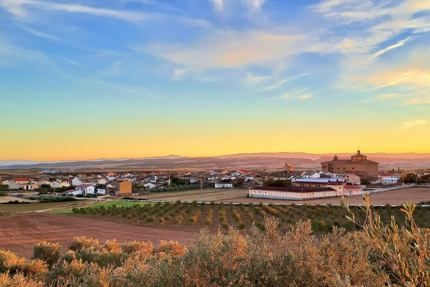 Allo, en Navarra, uno de los pueblos con encanto olvidados que protagonizan el Calendario de la España Vacía / GRUPO DRIVEN