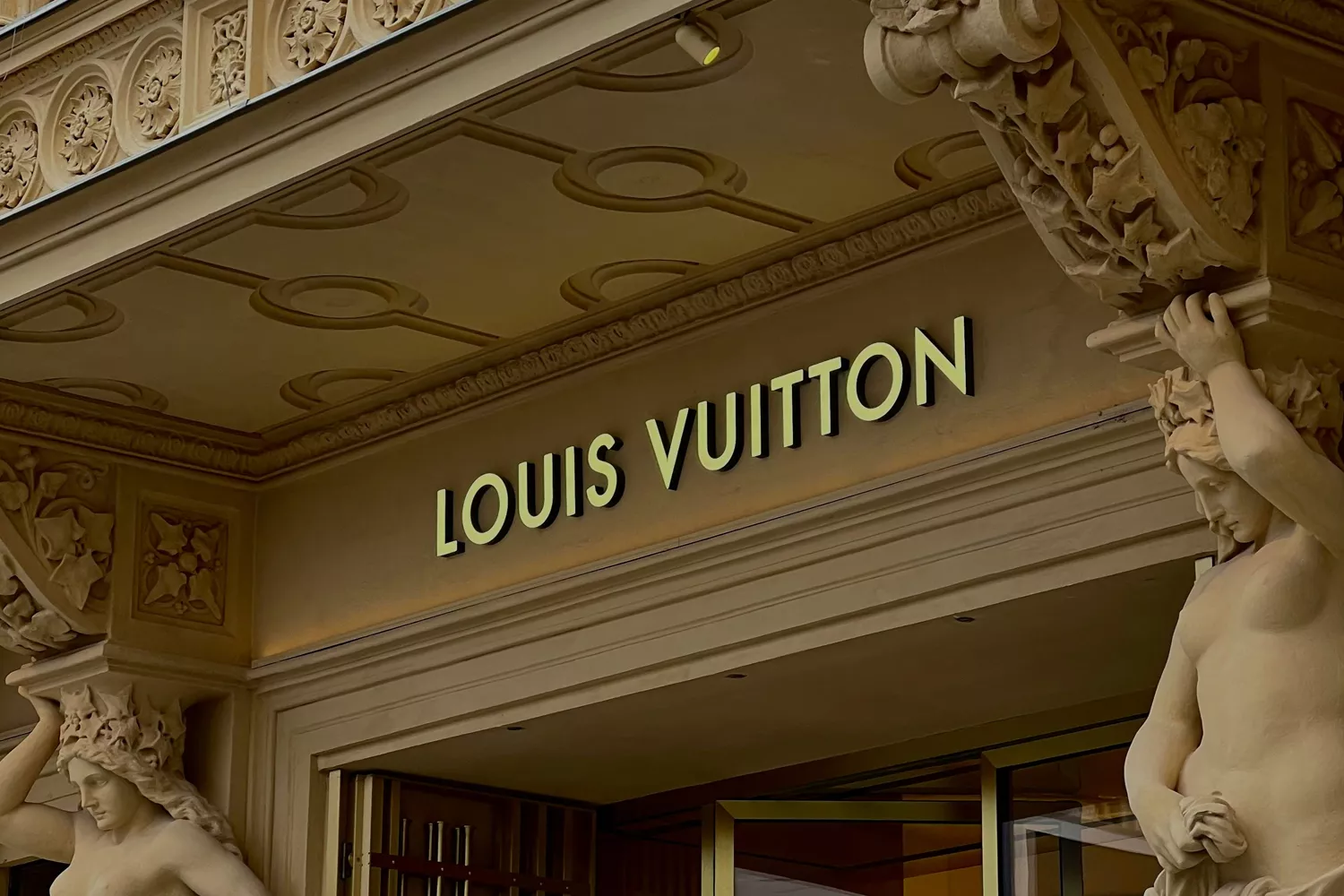 Una tienda de Louis Vuitton, una de las marcas peor pronunciadas / PEXELS