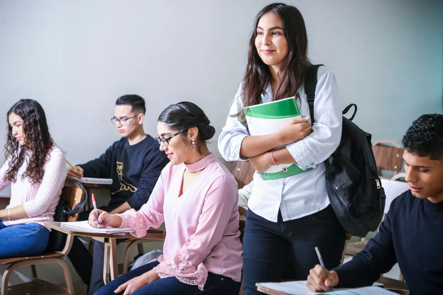 Varios alumnos durante en una clase en una academia de idiomas / UNSPLASH