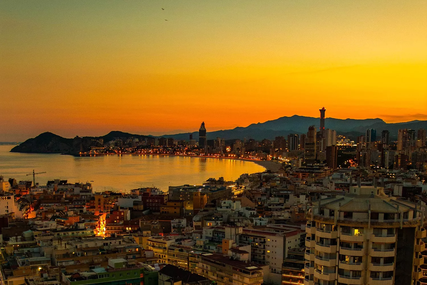 El atardecer en Benidorm, la segunda ciudad más buscada por los turistas después de Madrid / PIXABAY