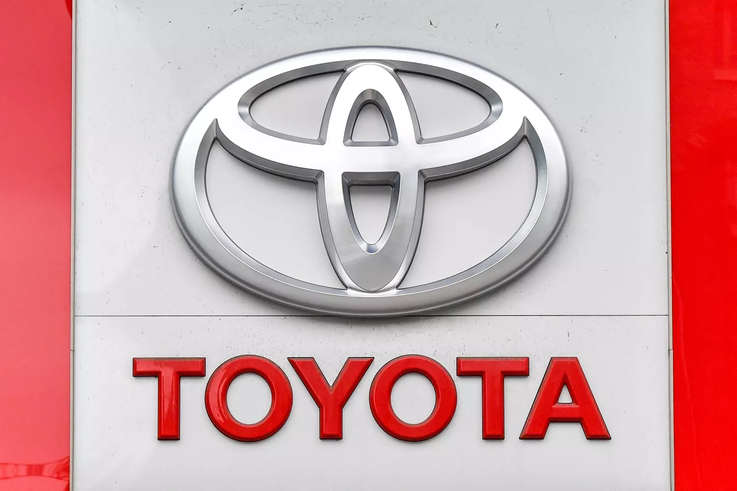 El logo de Toyota / Jens Kalaene - dpa - Zentralbild