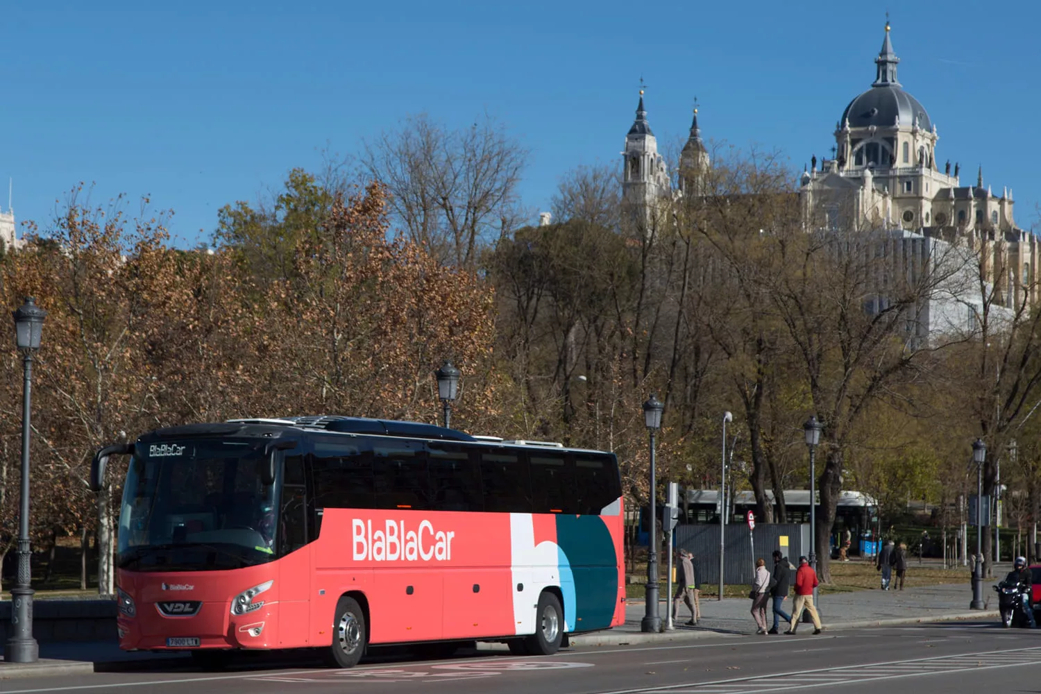 Un autobús de BlaBlaCar buena