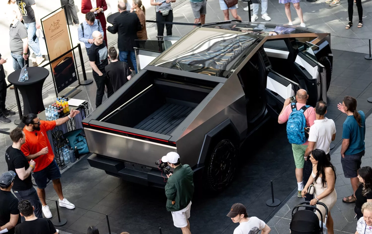 El Tesla Cybertruck en una feria de Berlín / FABIAN SOMMER - DPA