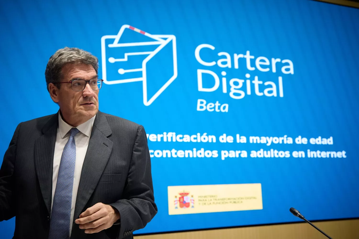 El ministro José Luis Escrivá presenta el sistema de verificación de la mayoría de edad en el acceso al porno / JESÚS HELLÍN -  EP