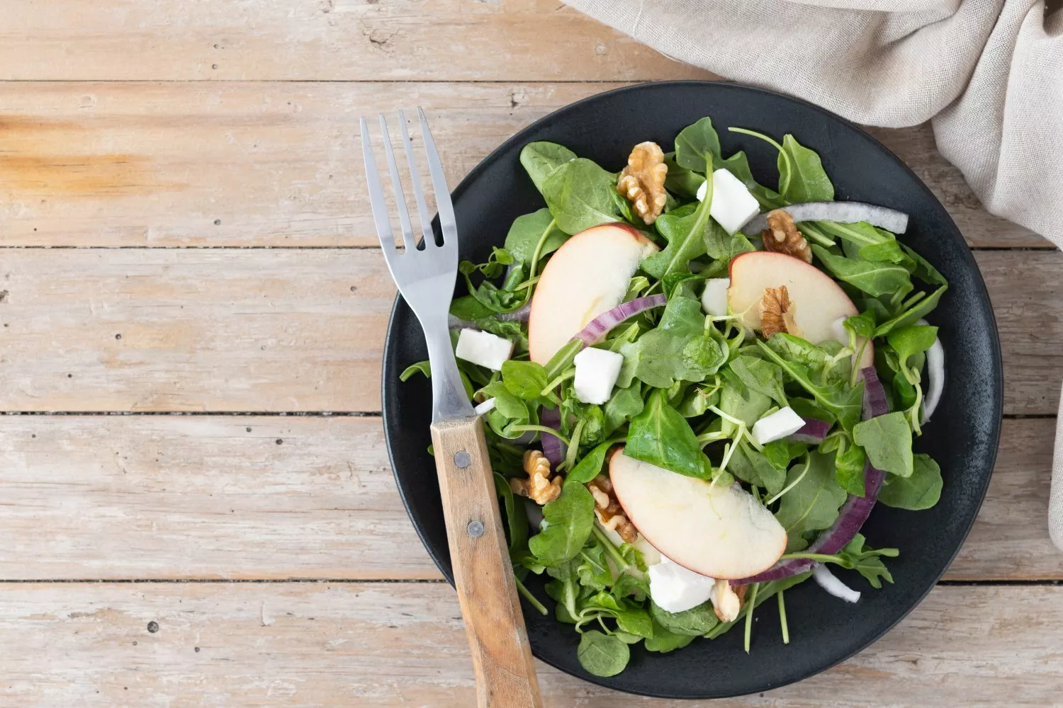 Una ensalada de verano / FREEPIK