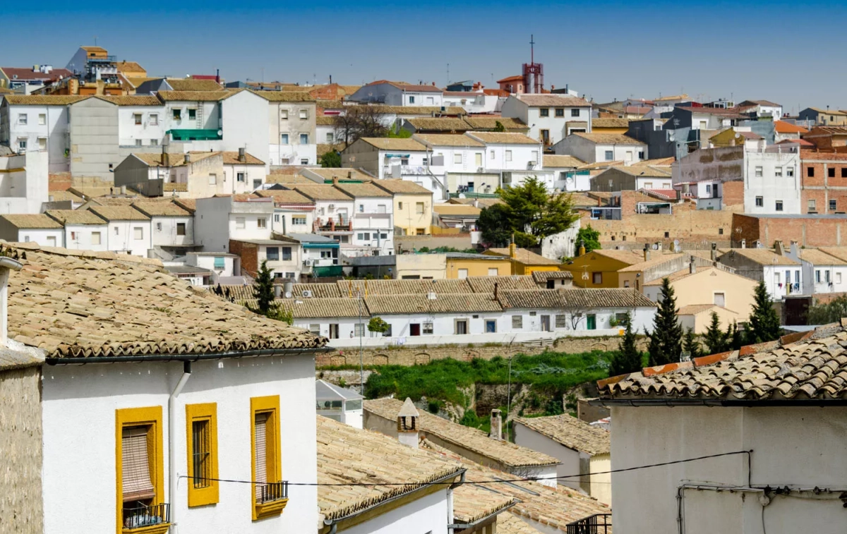 Vista aérea de Úbeda, la ciudad más barata de España para alquilar una vivienda / WIKIPEDIA Vista aérea de Úbeda, la ciudad más barata de España para alquilar una vivienda / WIKIPEDIA
