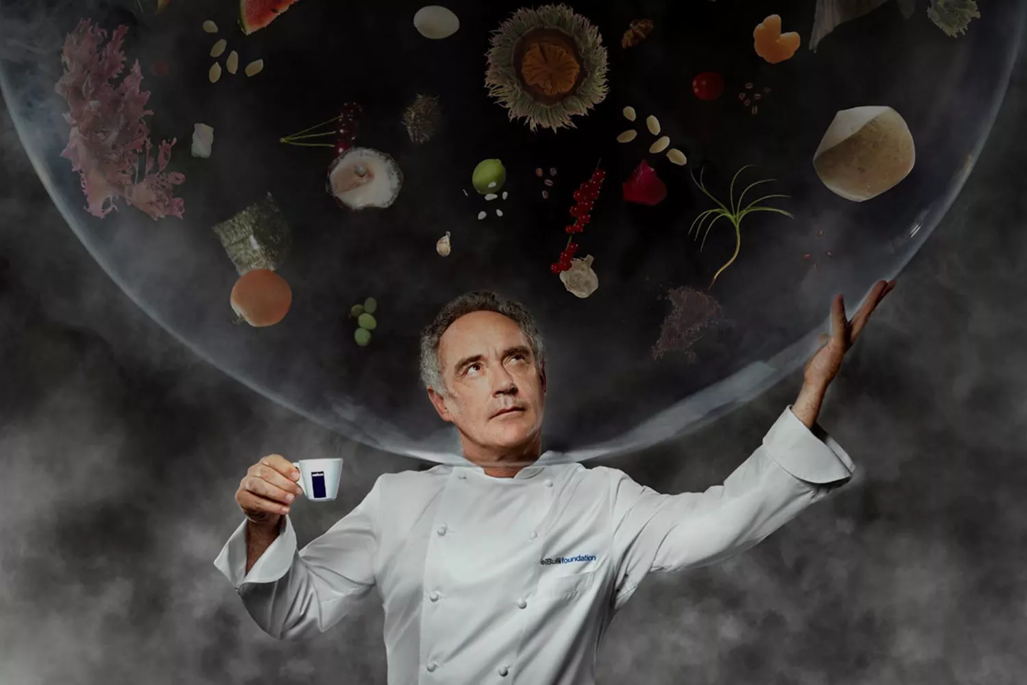 Ferran Adrià, dueño de elBullifoundation, con una taza de café Lavazza / LAVAZZA