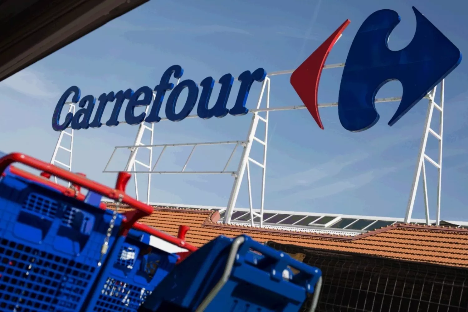 La fachada de un establecimiento de Carrefour   EFE