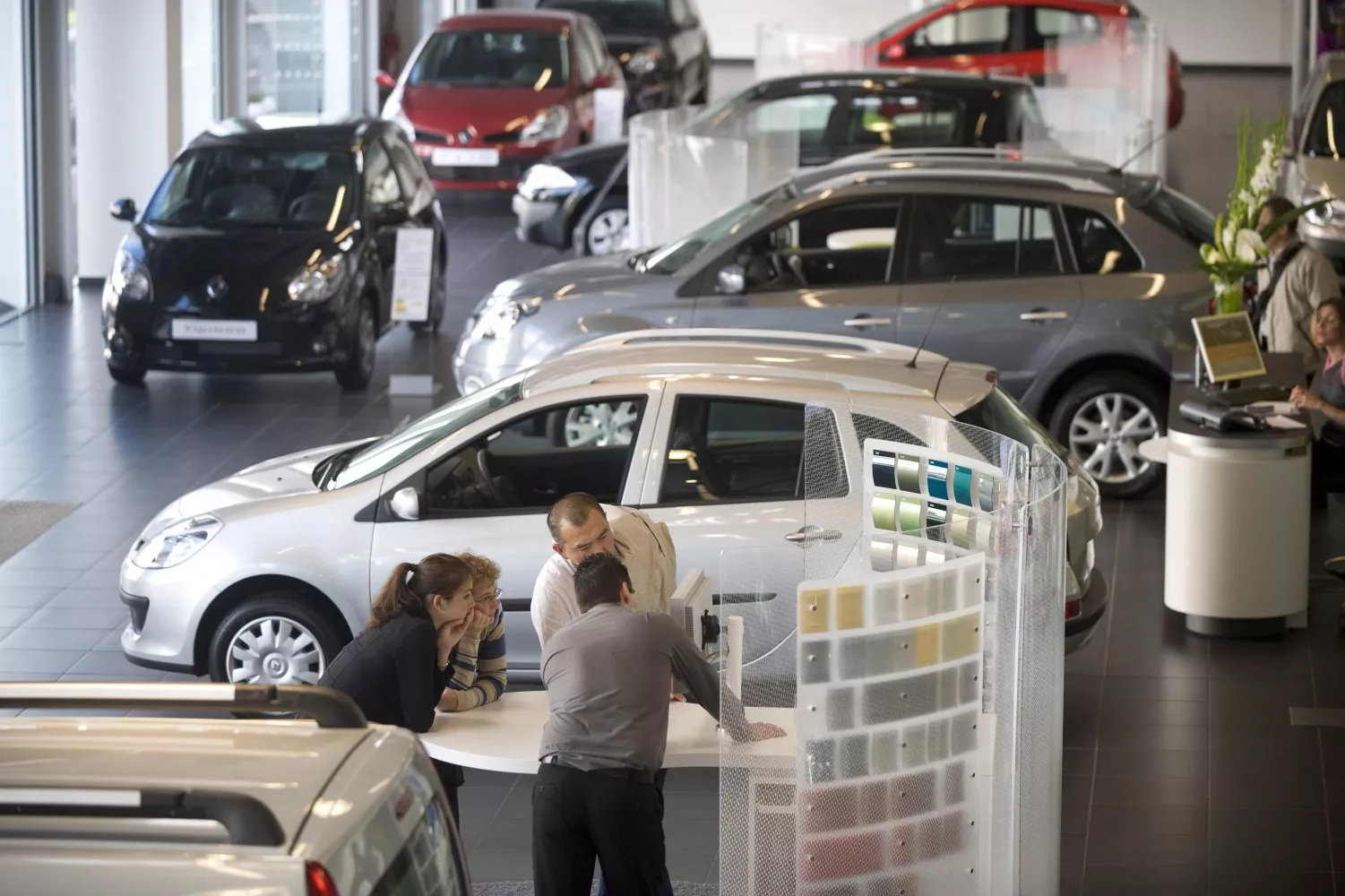 Un concesionario de Renault, una de las marcas implicadas en el cártel de coches / EP