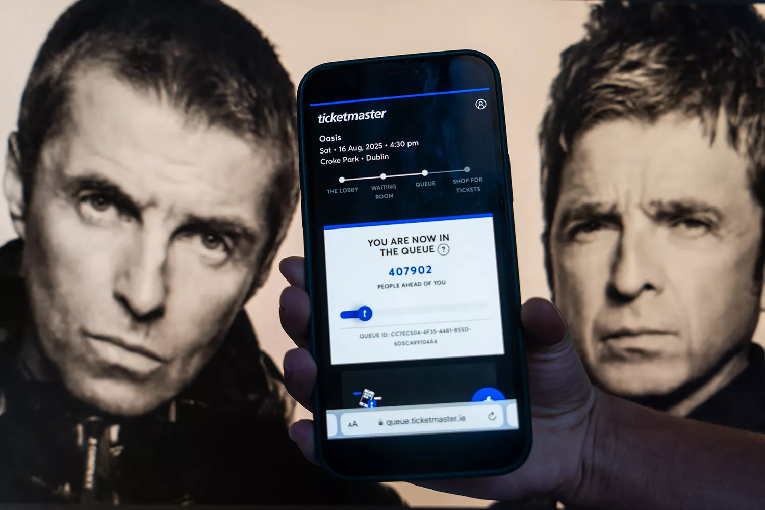 La cola virtual de Ticketmaster para conseguir entradas al concierto de Oasis / GALA ESPÍN (CG)