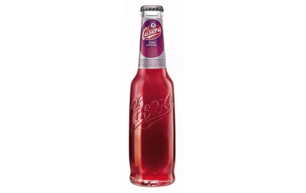 Una botella de tinto de verano La Casera / AESAN