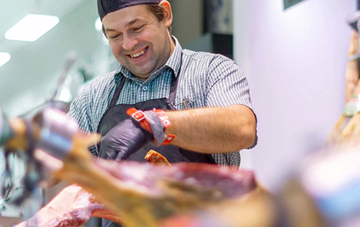 Un trabajador de Mercadona / MERCADONA