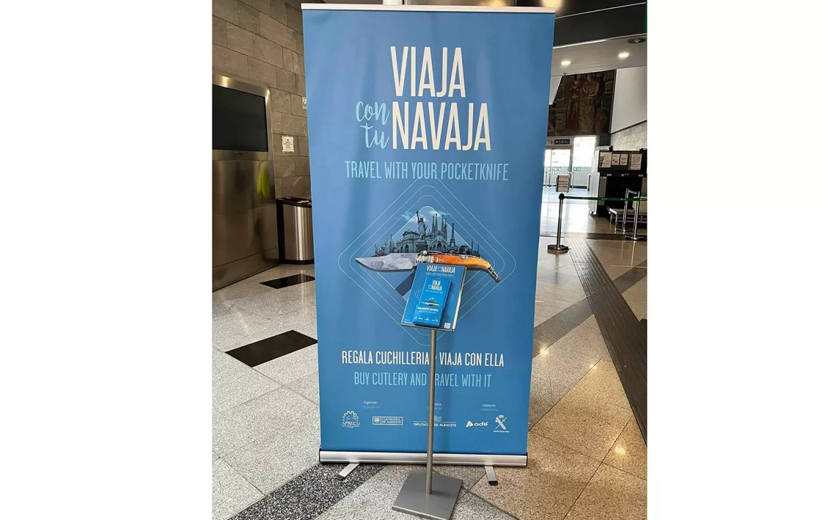 Cartel 'Viaja con tu navaja' / X