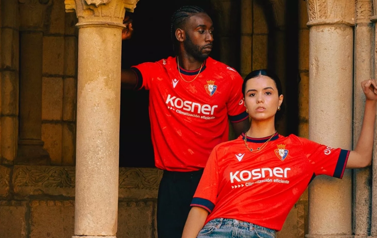 La nueva camiseta de Osasuna / MACRON