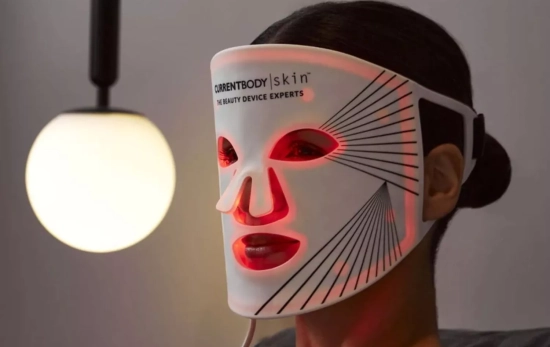 Máscara facial con tecnología LED / CURRENTBODY SKIN