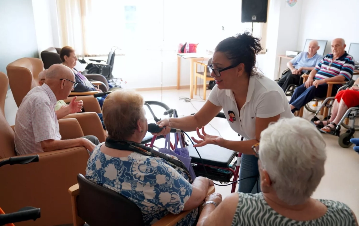 Estepona acerca el cante en vivo a las residencias de mayores en un proyecto de musicoterapia EP