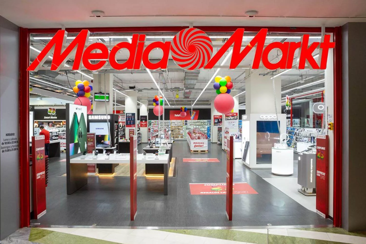 Uma loja MediaMarkt vazia / WORLDCOO