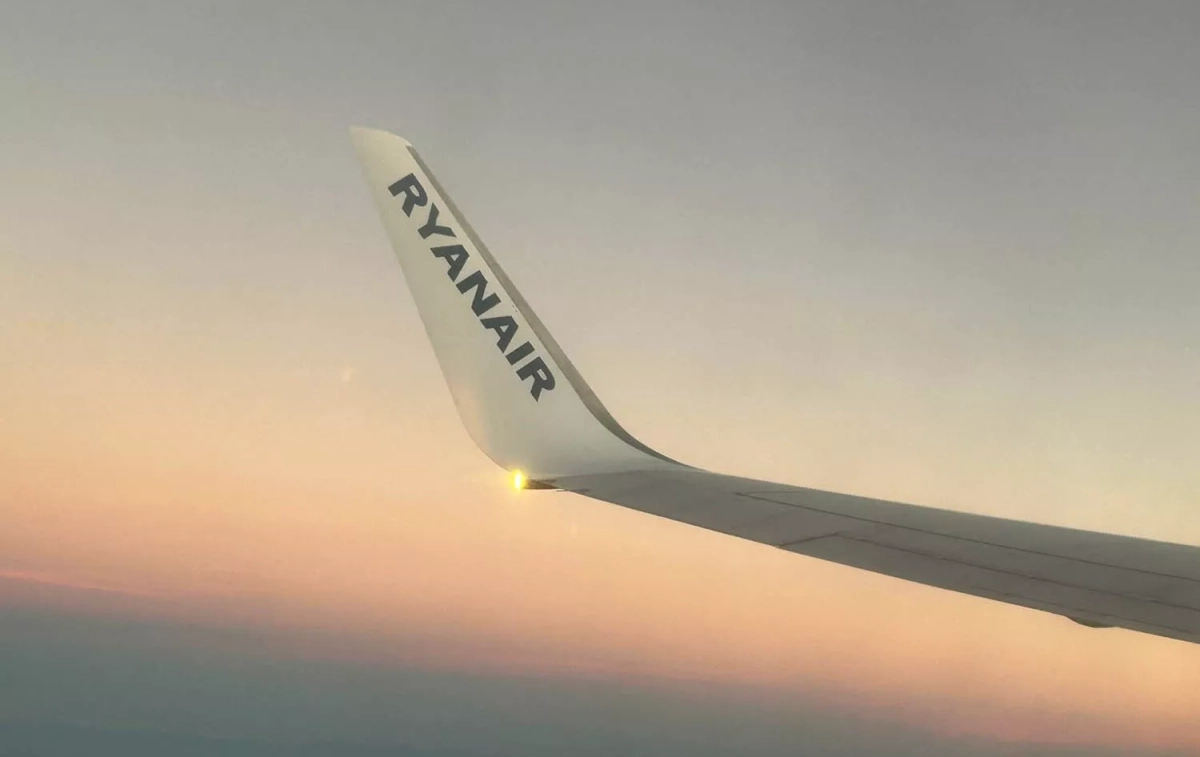 El ala de un avión de Ryanair / TEO CAMINO