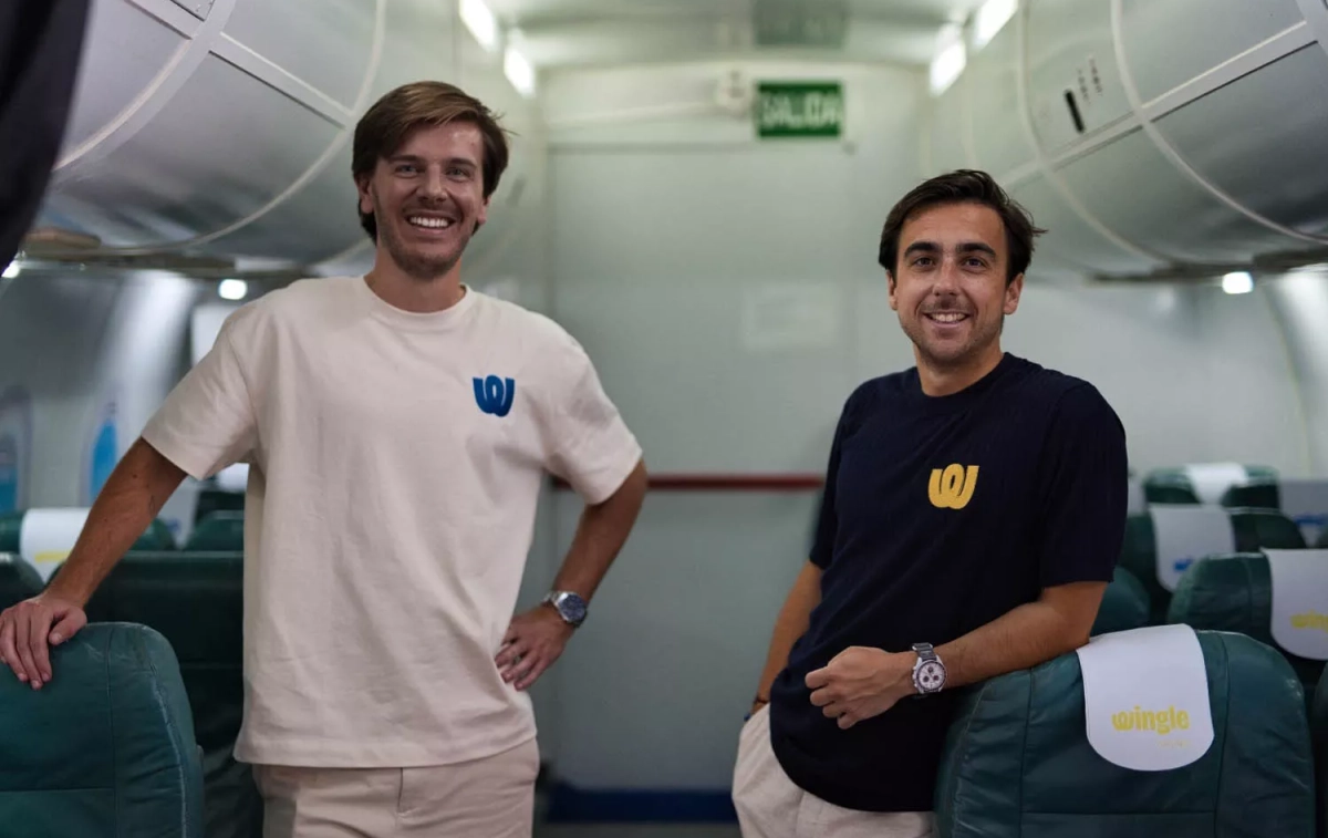 Iñigo Merino y Pol Quintana, cofundadores de Wingle, el Tinder de los aviones / WINGLE