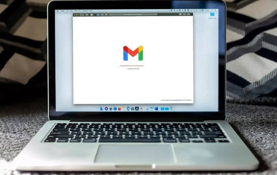 Un ordenador con Gmail / UNSPLASH Un ordenador con Gmail / UNSPLASH