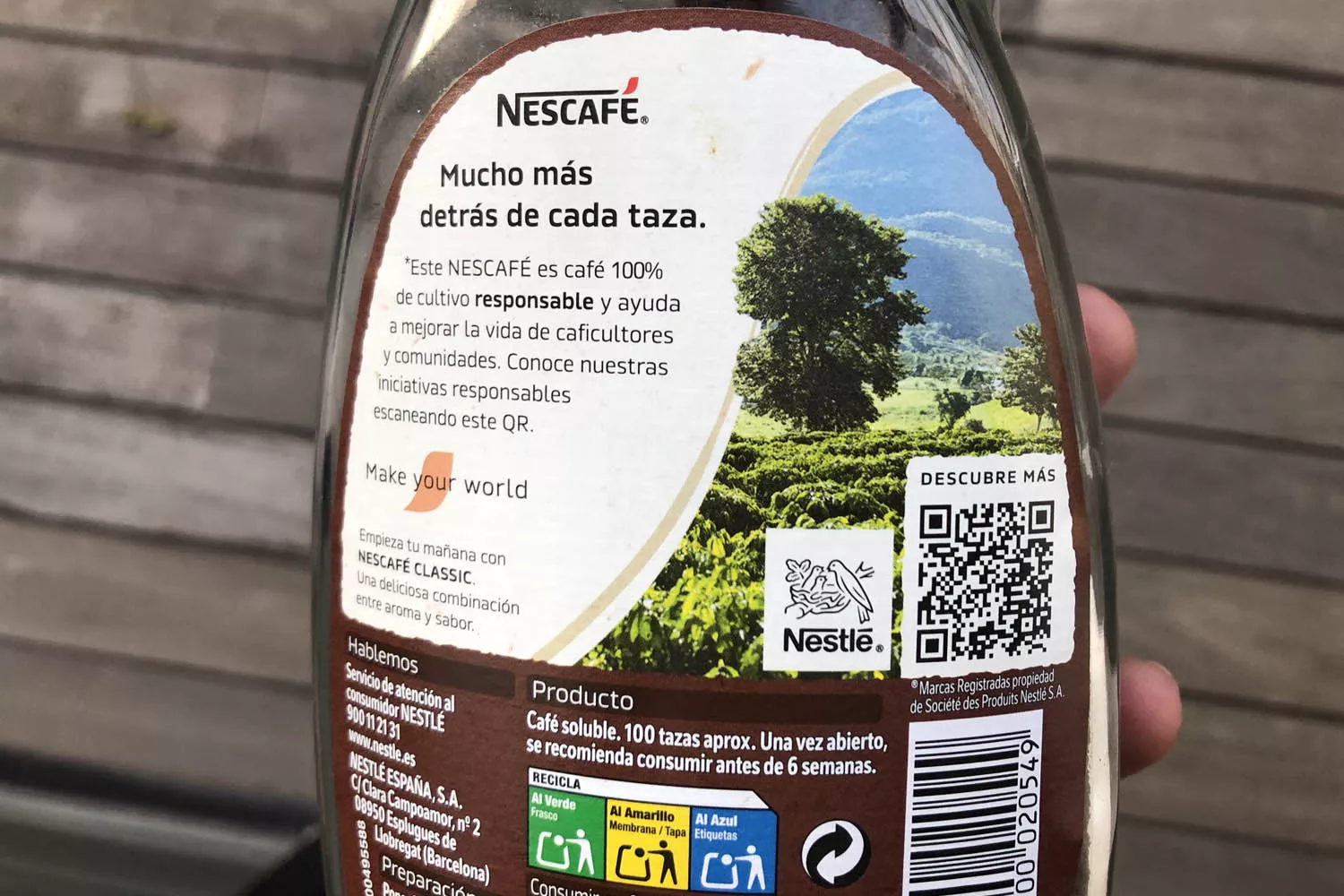 Un frasco de Nescafé que Nestlé vende como "café de cultivo responsable" sin aportar pruebas / TC