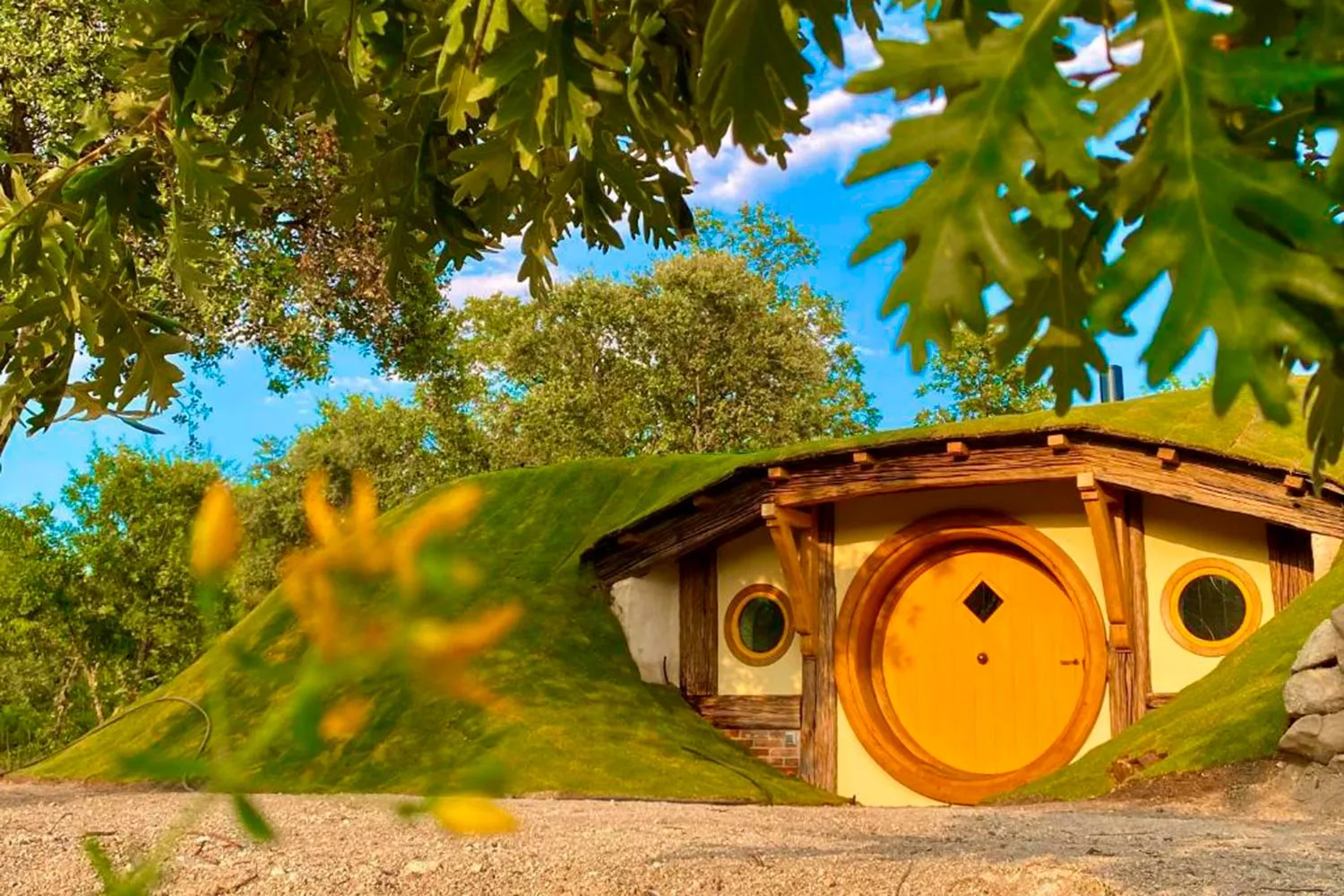 La Comarca de Vératton, inspirada en el universo de los hobbits / BOOKING