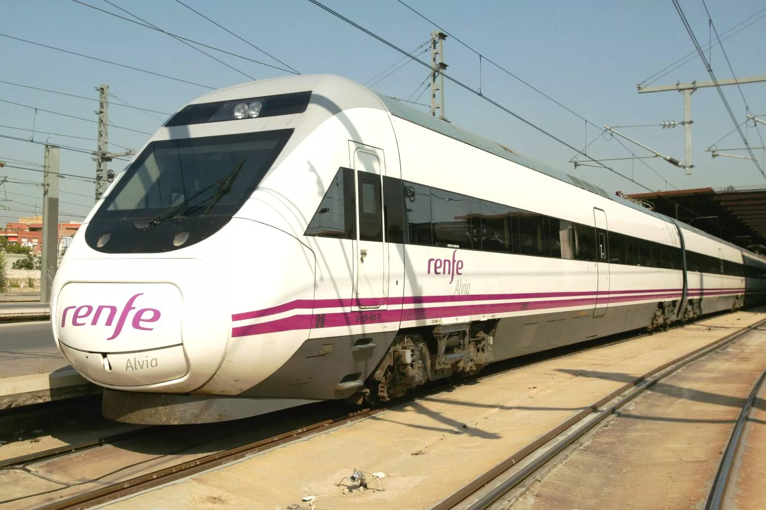 Un tren de Renfe que sale de Pamplona / RENFE