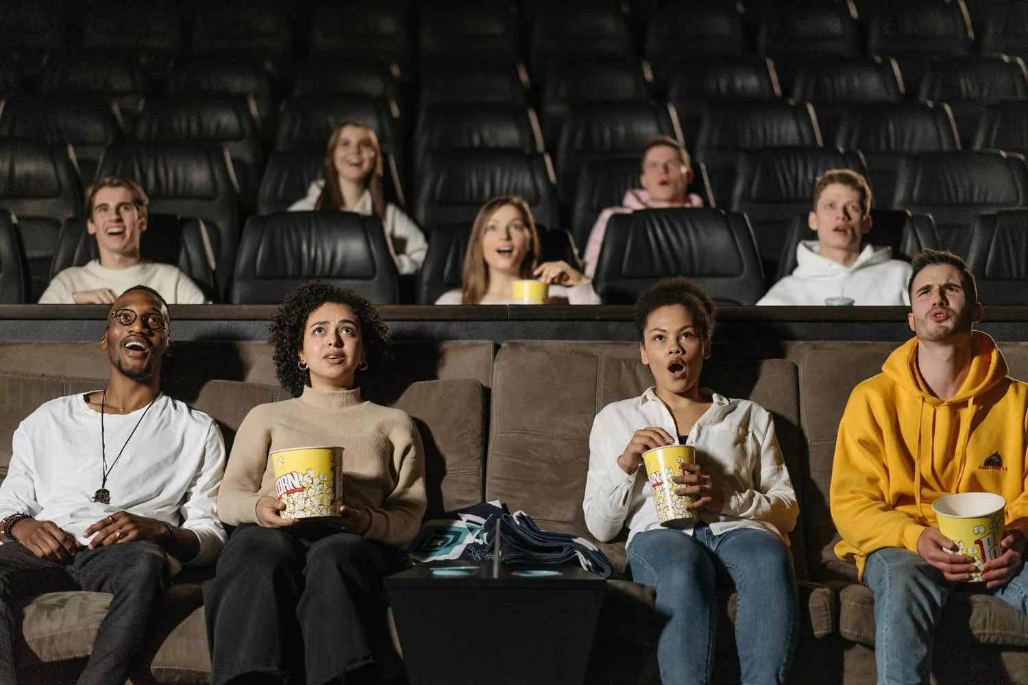 Espectadores en una sala durante la fiesta del cine / PEXELS