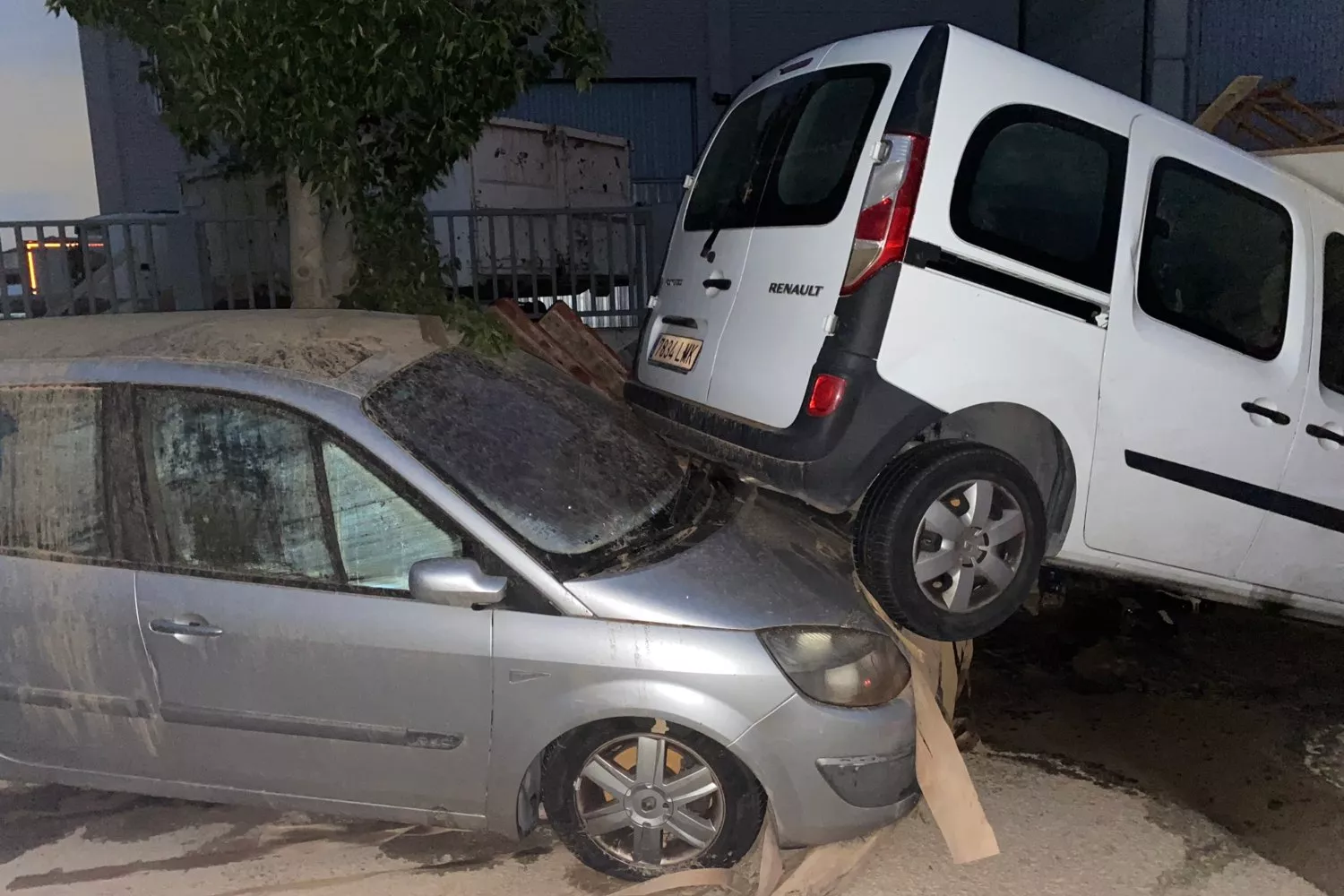 El coche siniestrado de José Sabater / X