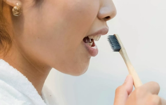 ¿Qué dice de ti tu técnica para exprimir el tubo de pasta de dientes? / PEXELS