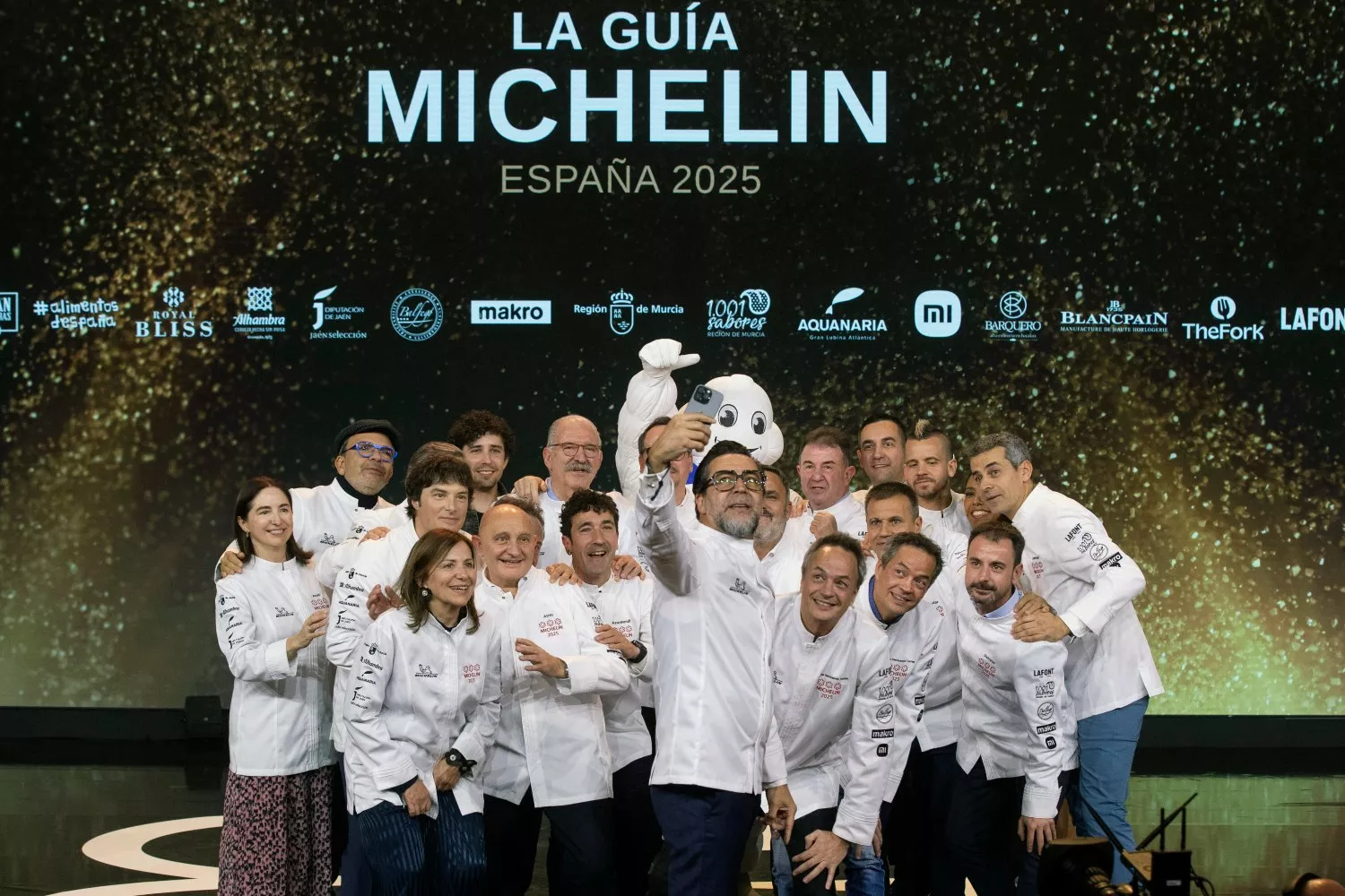 Todos los cocineros con tres estrellas Michelín durante la Guía Michelín 2025 / Marcial Guillén - EFE