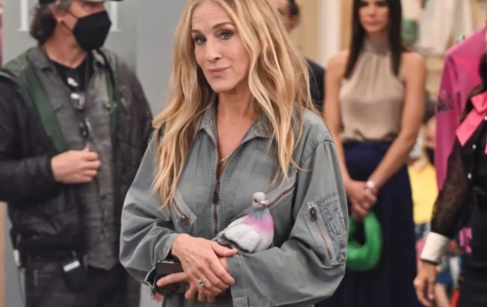 Sarah Jessica Parker con el bolso paloma de JW Anderson/ PH James Devaney