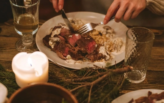 La carne roja es una de las cosas que más sube en fechas señaladas/ PEXELS