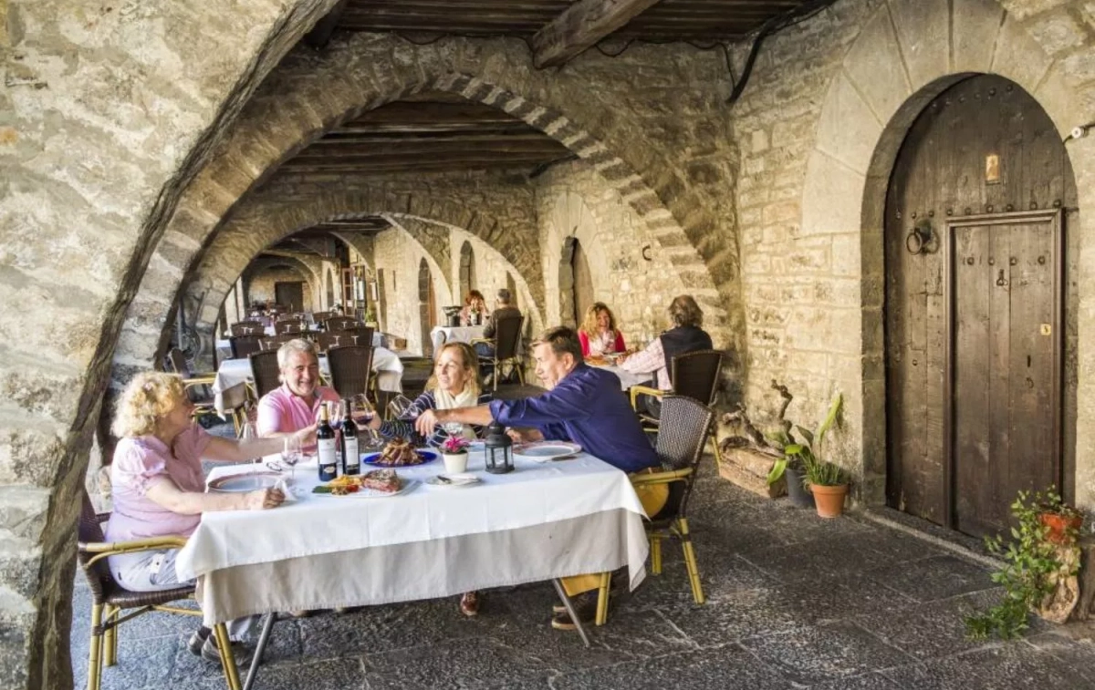 Una comida en Aínsa / TURISMO DE ARAGÓN