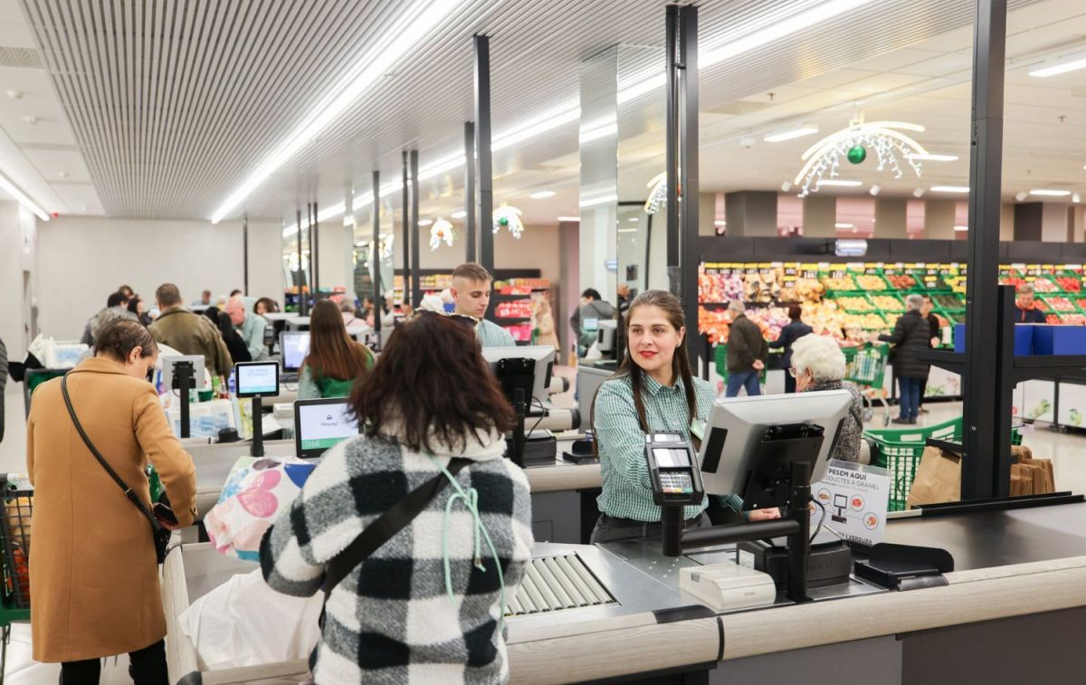 Nuevo supermercado de Mercadona en L'Hospitalet de Llobregat / MERCADONA