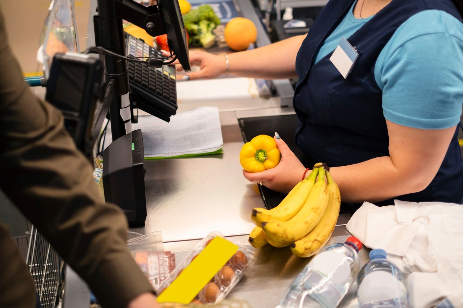 La caja de un sumercado similar a los de Lidl, Mercadona o Aldi / FREEPIK