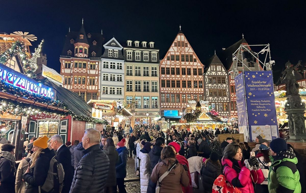 La plaza Römerberg en Frankfurt   CG