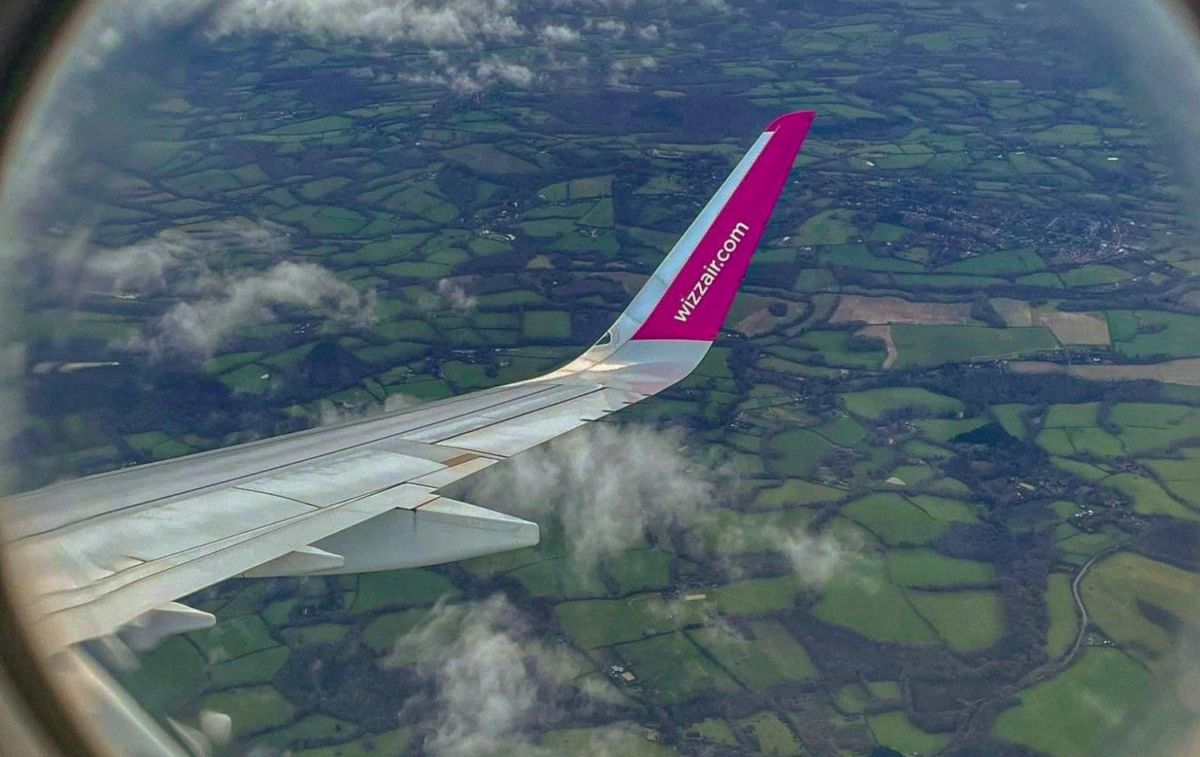 Un avión de Wizz Air / WIZZ AIR - X