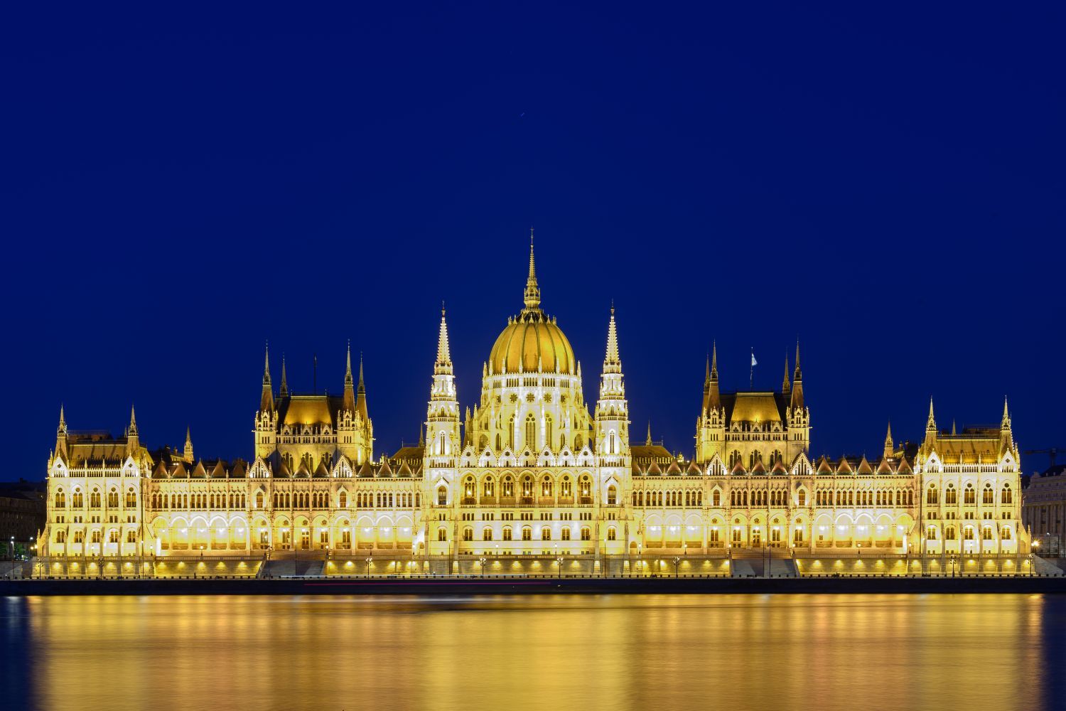 El parlamento de Budapest / EP 