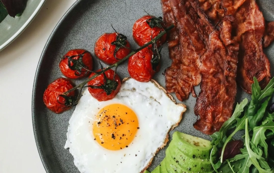 La cena ideal para bajar de peso lleva proteínas y grasas saludables/ PEXELS La cena ideal para bajar de peso lleva proteínas y grasas saludables/ PEXELS