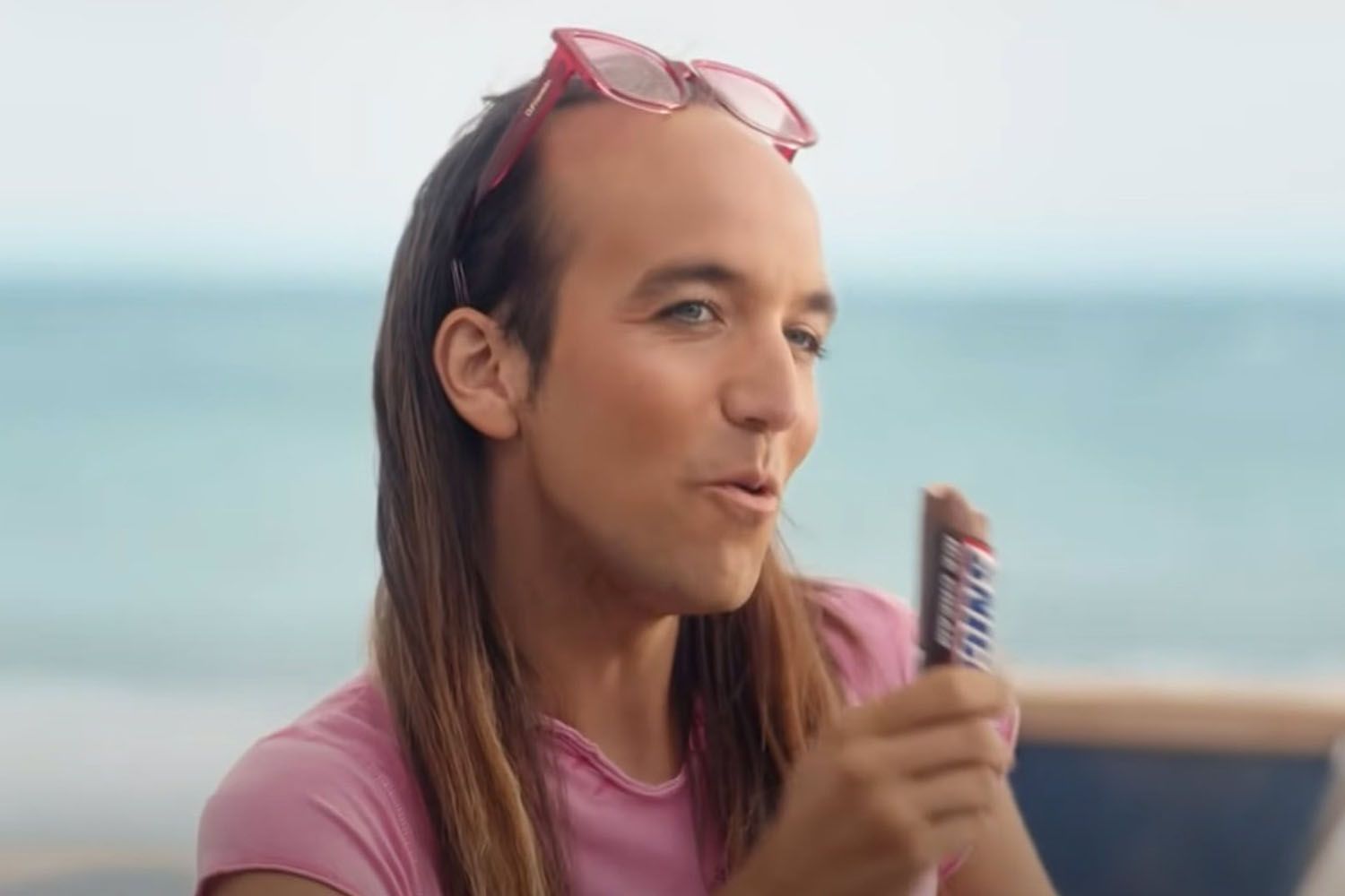 Aless Gibaja protagoniza el último anuncio de la campaña de Snickers que ya ha sido retirado / EP