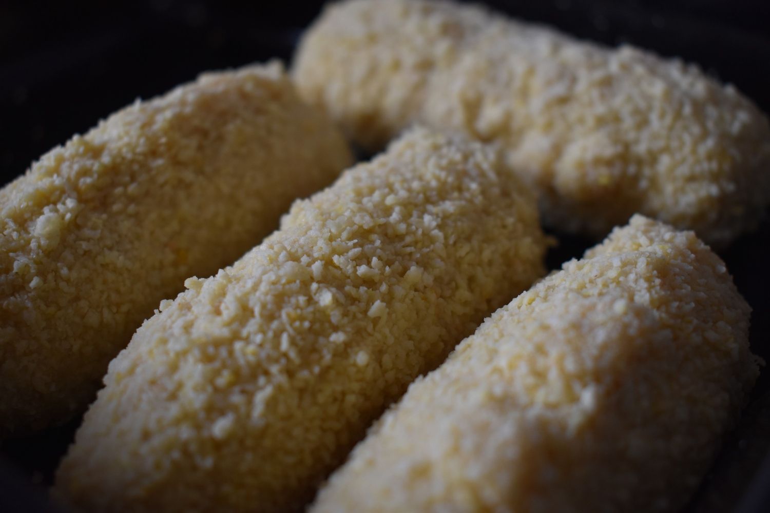 Unas croquetas antes de ser fritas / PIXABAY