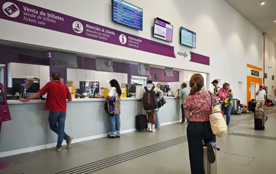 Mostrador de Renfe / EFE Mostrador de Renfe / EFE