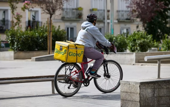 Un repartidor de Glovo / EUROPA PRESS - JESUS HELLIN Un repartidor de Glovo / EUROPA PRESS - JESUS HELLIN