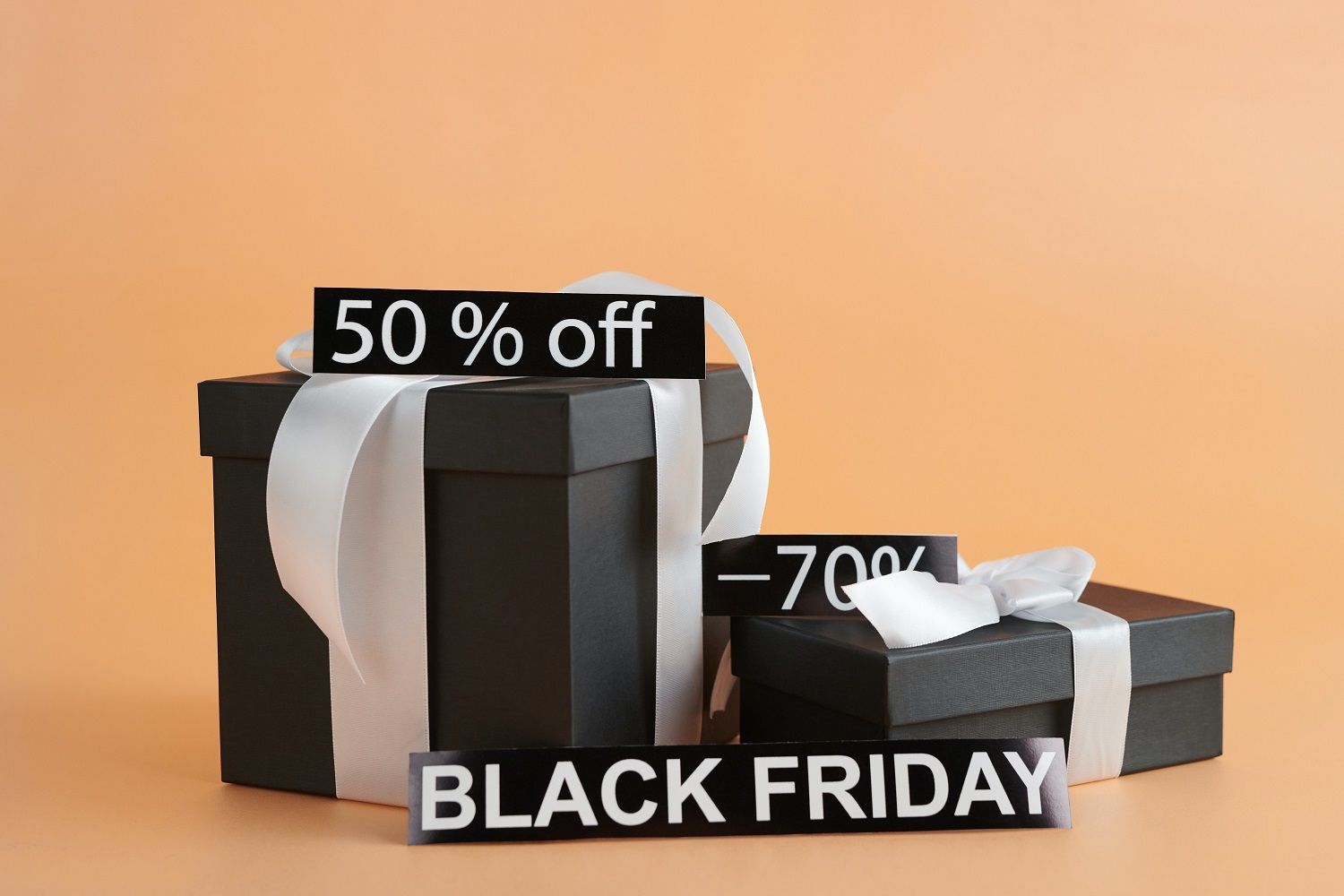 Regalos navideños comprados con descuento en el Black Friday / PEXELS