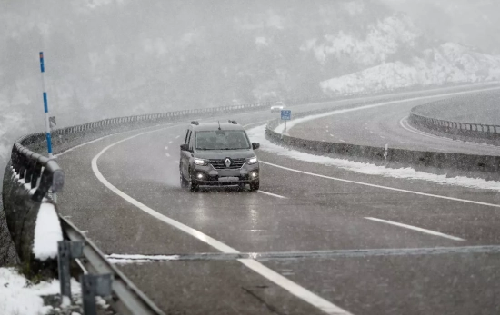 Nevada en la Autovía A6 / EUROPA PRESS Nevada en la Autovía A6 / EUROPA PRESS