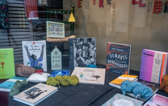 El escaparate de LibreRío de la Plata con libros recomendados / GALA ESPÍN El escaparate de LibreRío de la Plata con libros recomendados / GALA ESPÍN