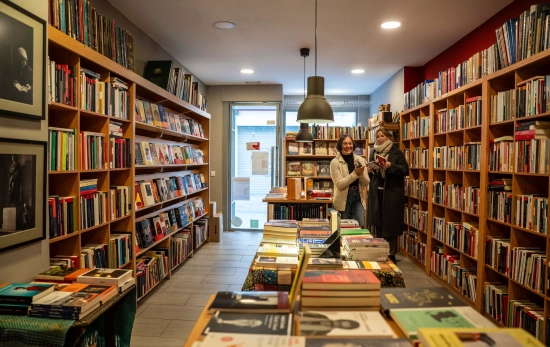 Cecilia Picún con una clienta / GALA ESPÍN Cecilia Picún con una clienta / GALA ESPÍN