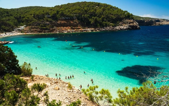 Una playa de Ibiza / UNSPLASH Una playa de Ibiza / UNSPLASH